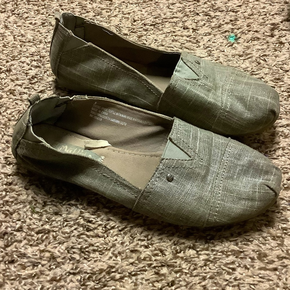 Gray flats - size 8